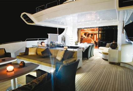 Mangusta 165 أكبر يخت في العالم